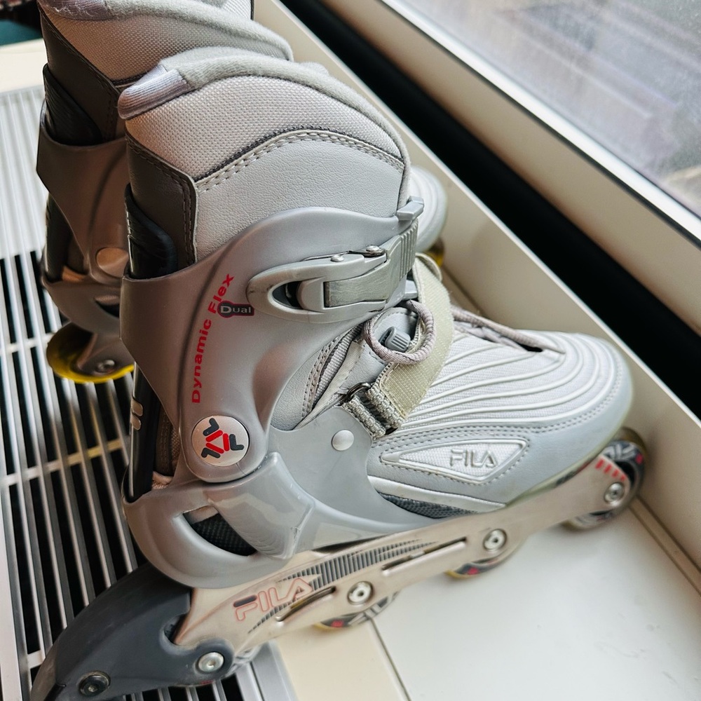 Fila women skating shoes size 7-7.5 price $30